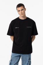 Carica l&#39;immagine nel visualizzatore Galleria, T-Shirt over Aaron
